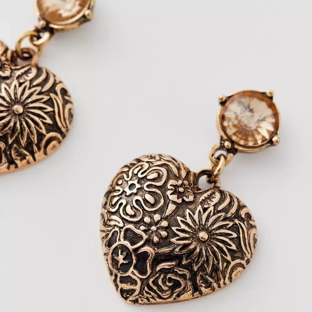 NWT Urban Outfitters Etched Heart Gold Statement Earrings